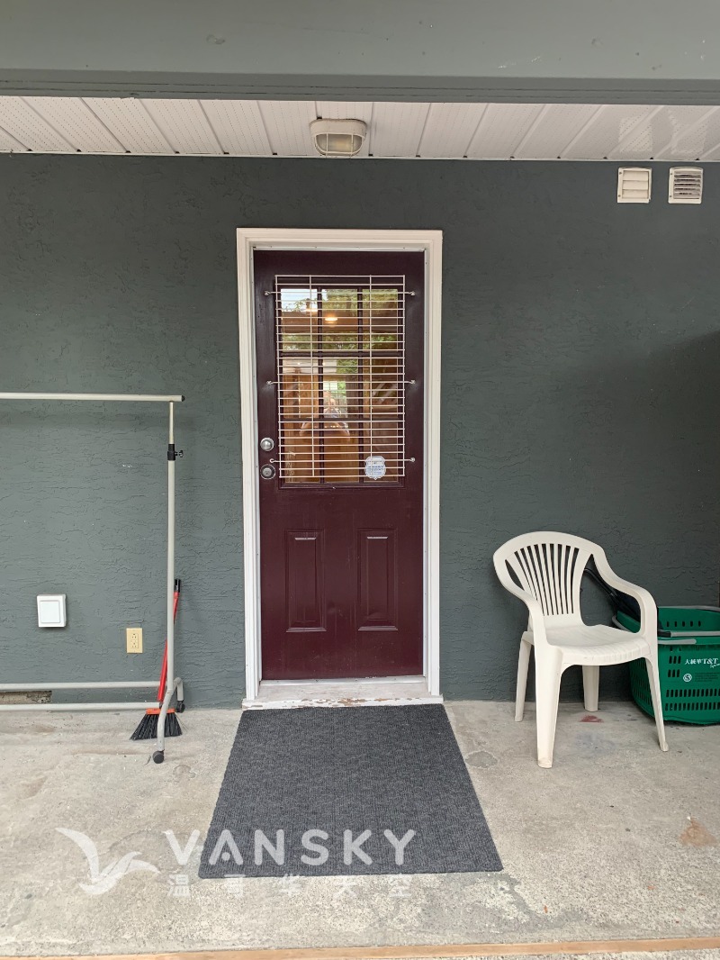 260328112518_Downstair entrance.jpg